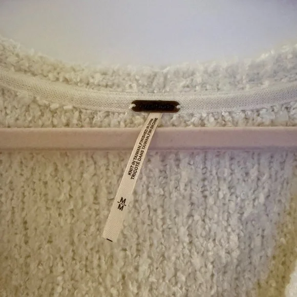 Free People White/Cream sweater size Medium - Picture 2 of 3